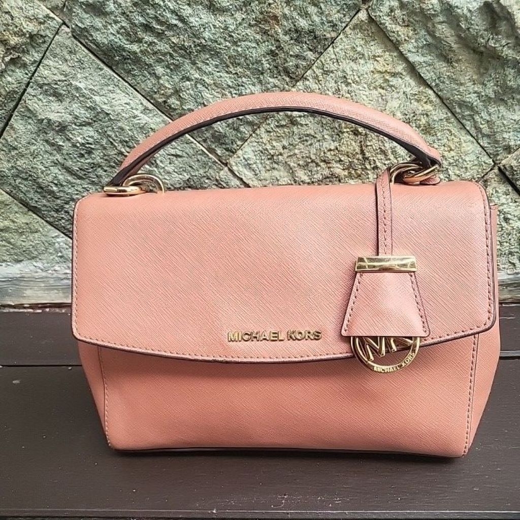 mk ava peach