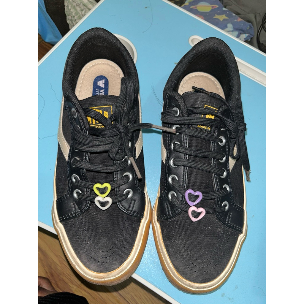 [ PRELOVED ] SEPATU / SNEAKERS / VENTELA / VENTELA LOW