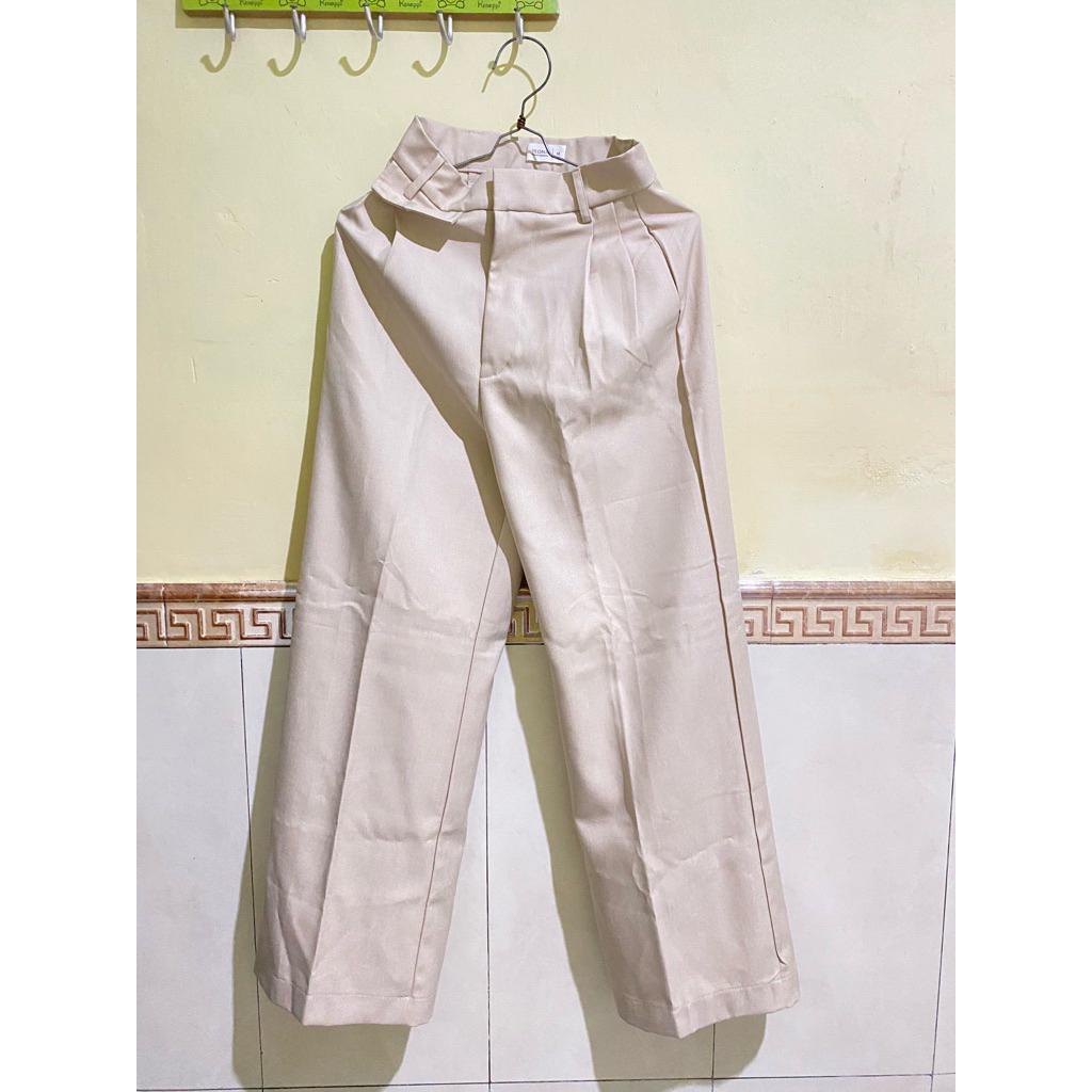 Celana Highwaist - YEONA size M