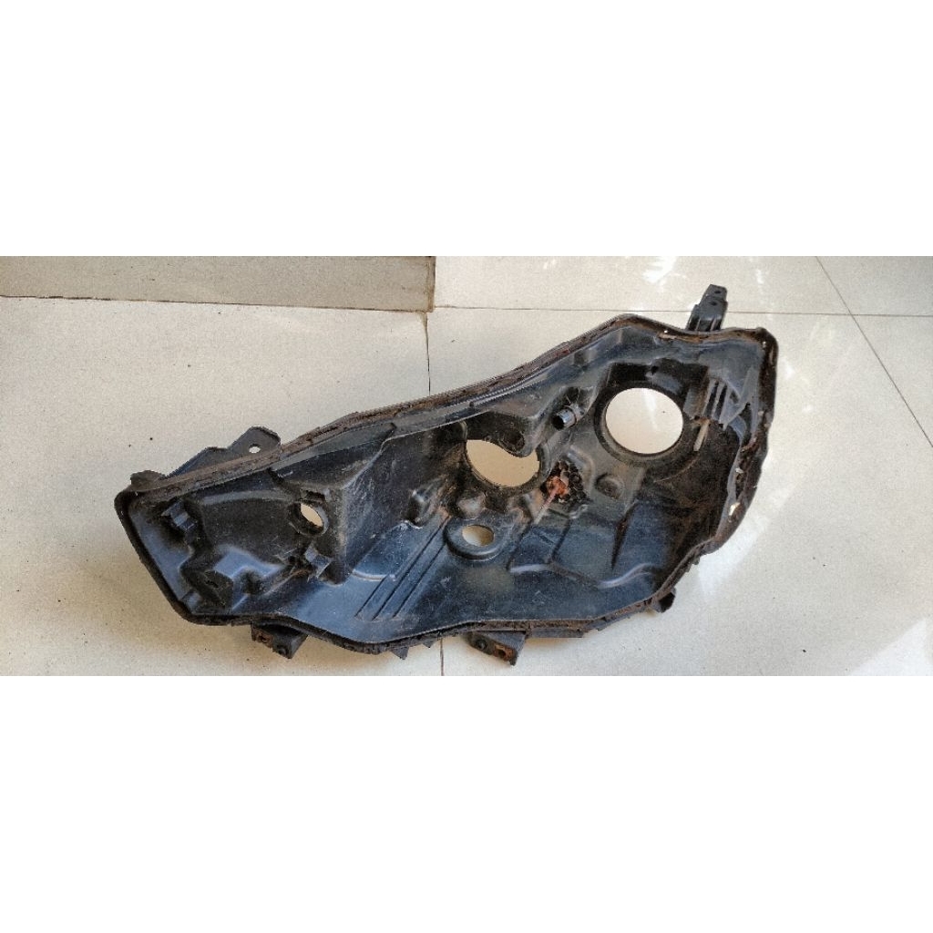 housing lampu depan batok lampu depan new Ertiga sebelah kiri original