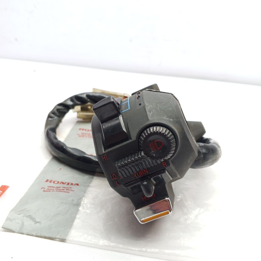 HOLDER KIRI SAKLAR KIRI HONDA MEGAPRO LAMA GL PRO GL MAX 10 KABEL ORIGINAL KGD