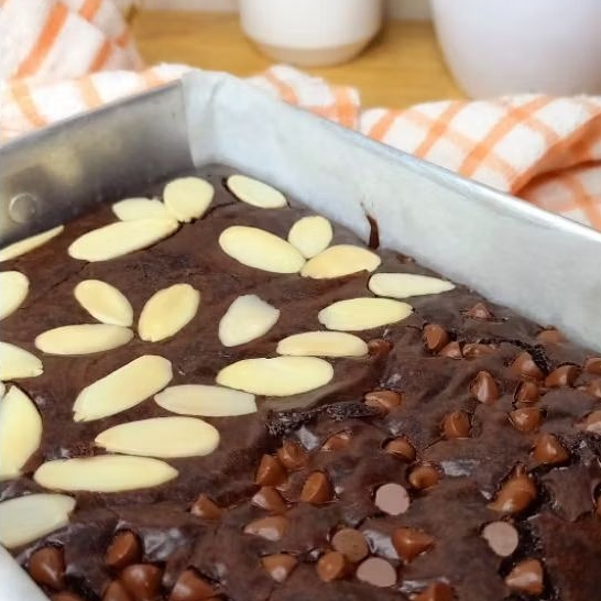 FUDGY BROWNIES || Ukuran 15x10 cm