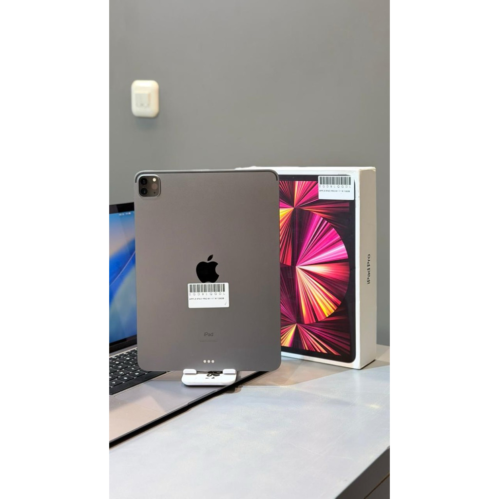 Second iP*d Pro M1 • 11 inch • 128gb • Wifi