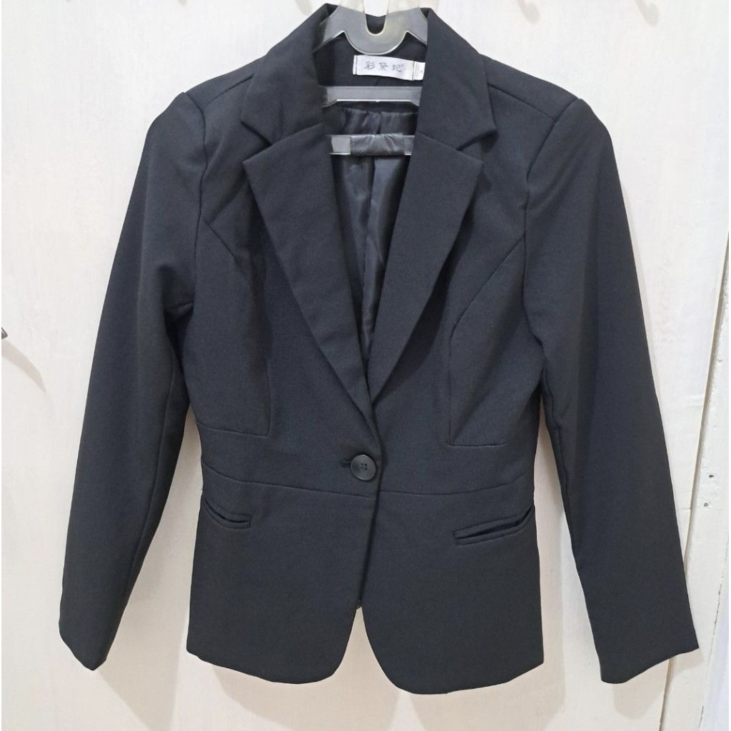 Preloved Jas Hitam Wanita