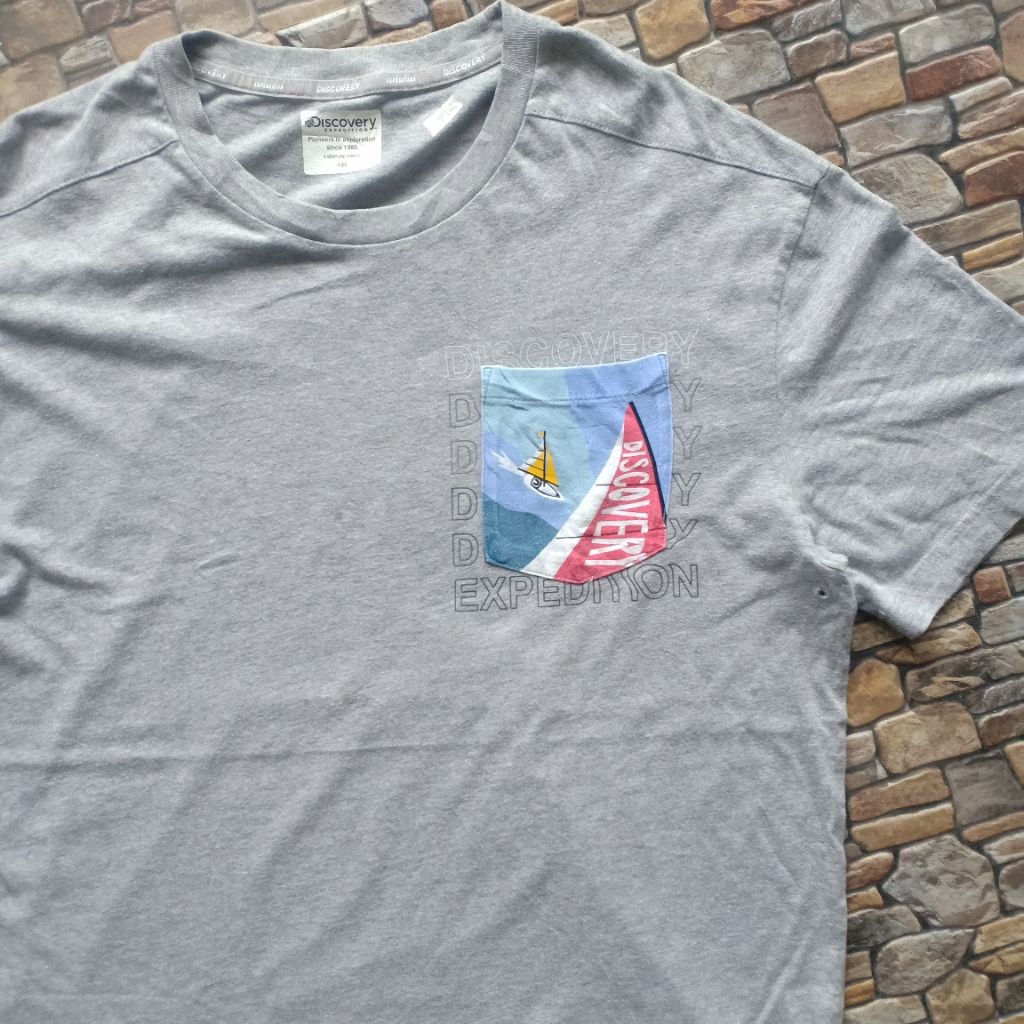 Kaos Discovery Expedition original preloved bahan katun