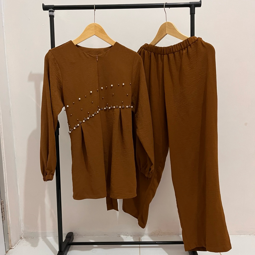 Preloved one set premium crinkle (tebal) warna coklat terracotta busui friendly