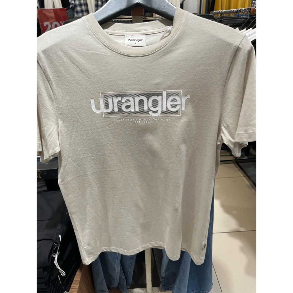 KAOS OBLONG PRIA DEWASA BY WRANGLER MATAHARI STORE