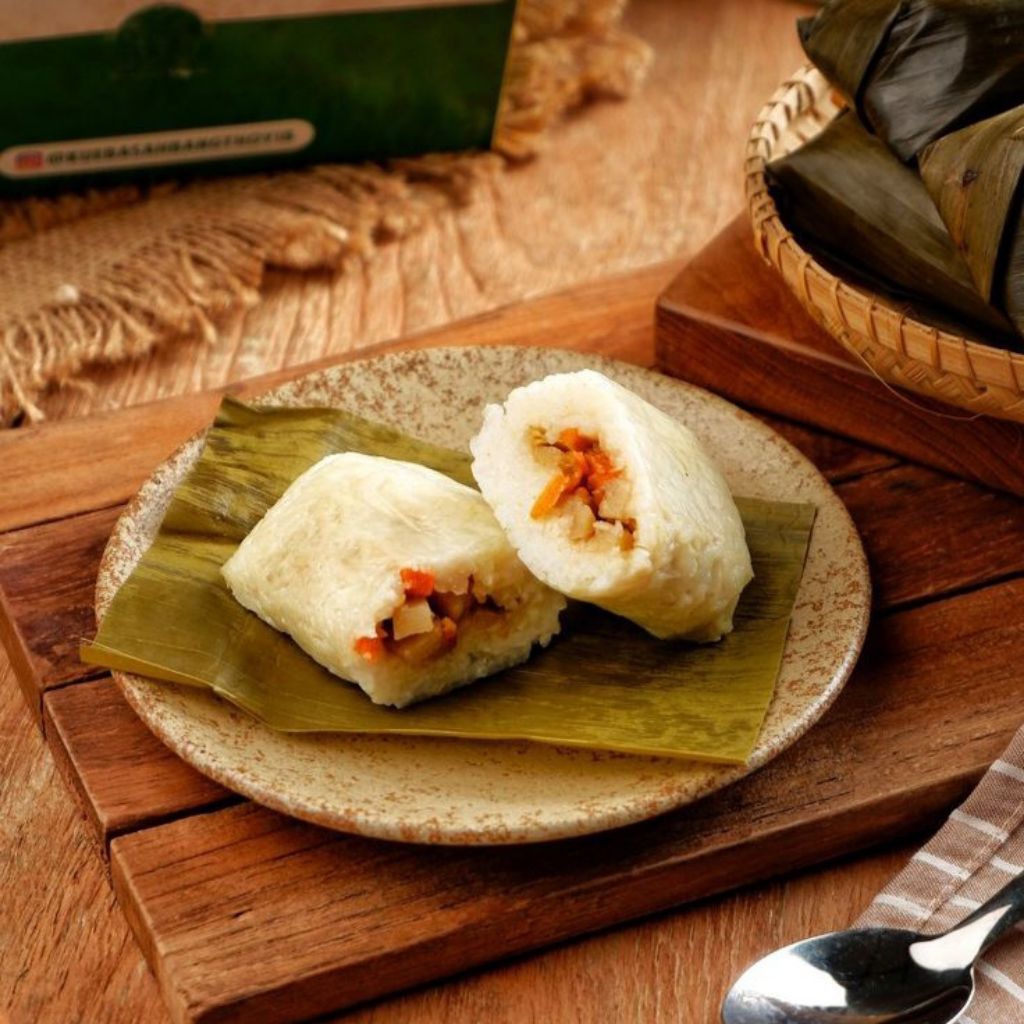 Lontong isi Sayur / Ayam