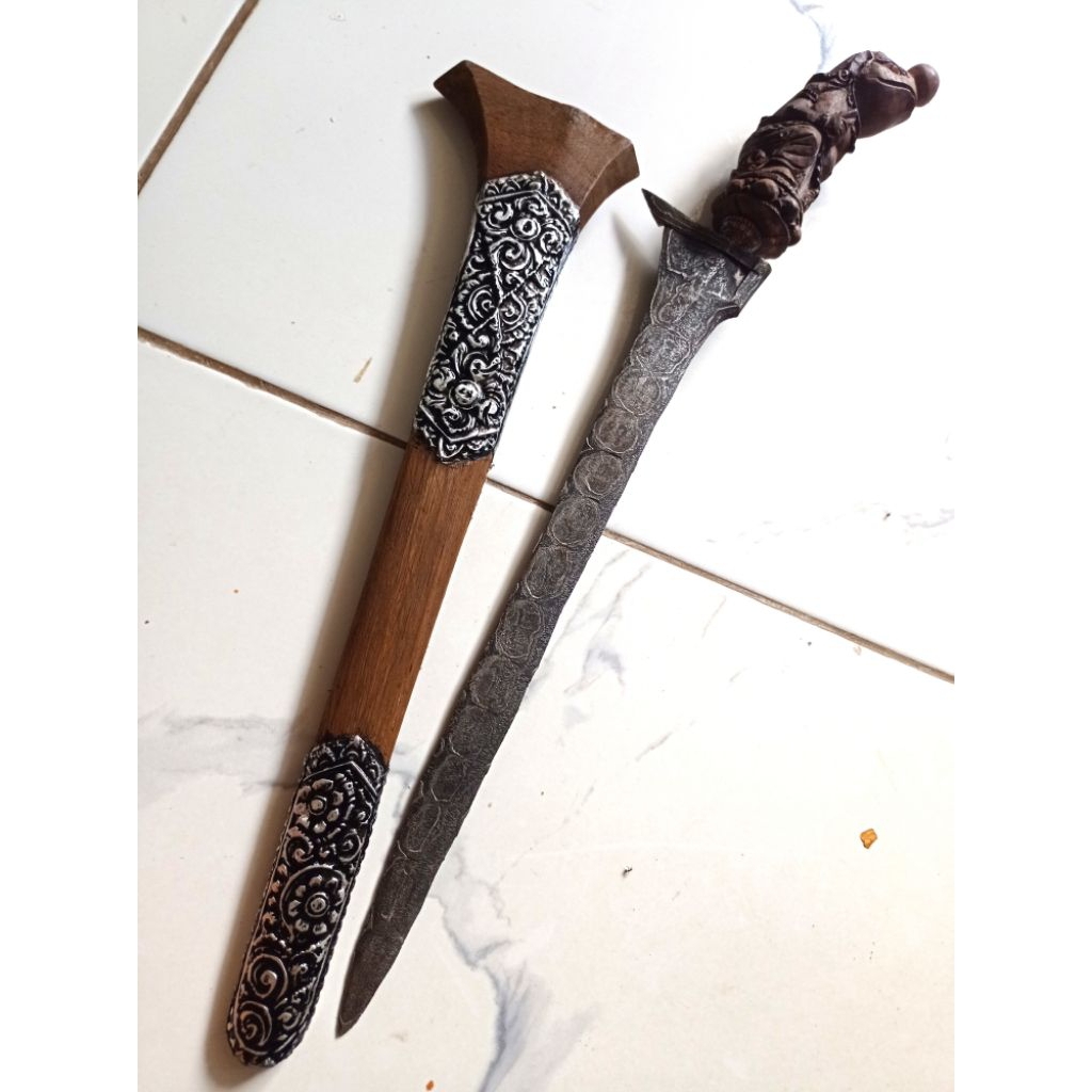 keris Bali gagang kayu sawo