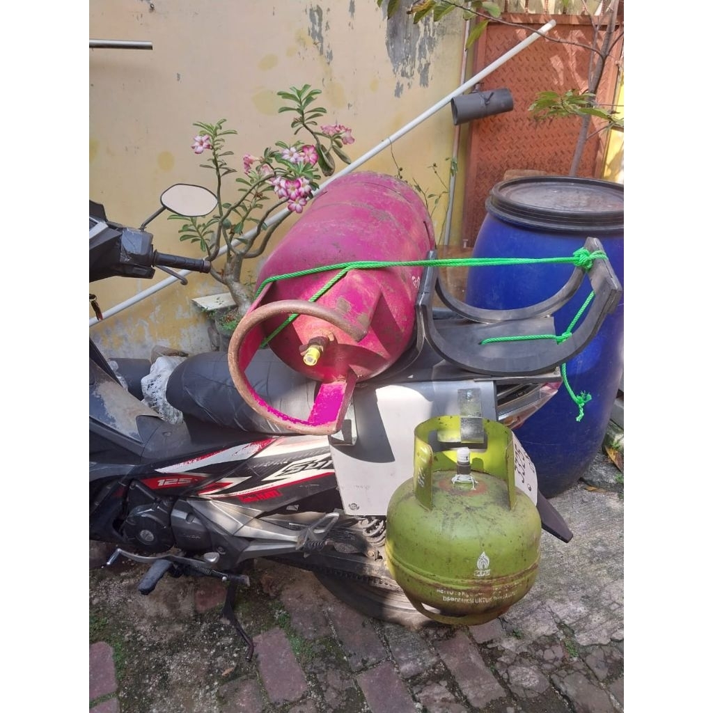 keranjang galon isi 3, gas isi 4, gas 12 kg