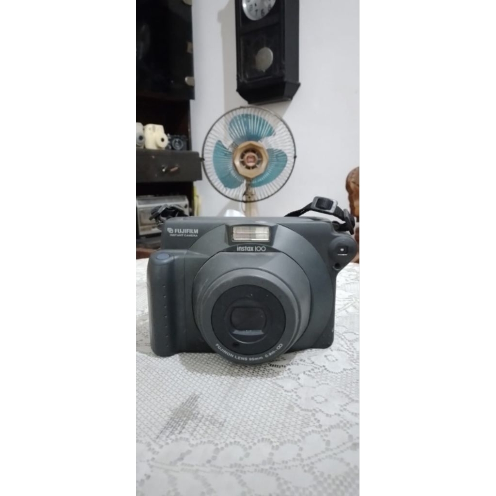 kamera jadul polaroid