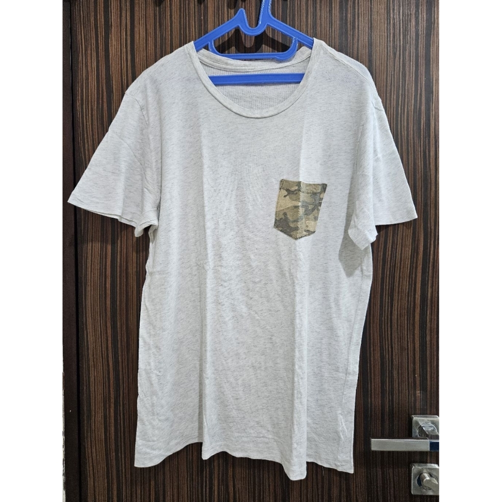 PRELOVED SECOND GAP MEN SHORT SLEEVES TSHIRT TOP SIZE M CASUAL BAJU KAOS PRIA LENGAN PENDEK ORI