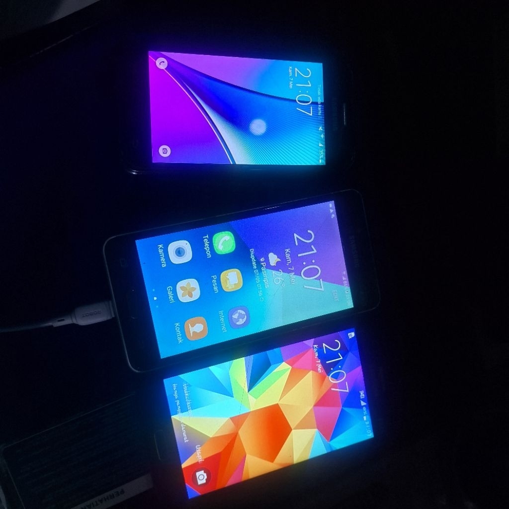 hp samsung nyala normal minus tg aja retak