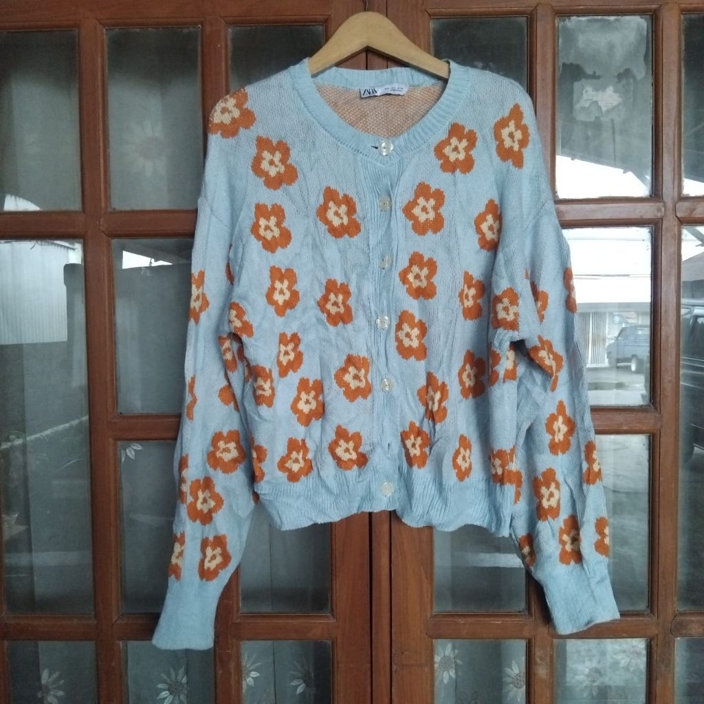 Zara Woman Floral Jacquard Knit Cardigan (M-L)