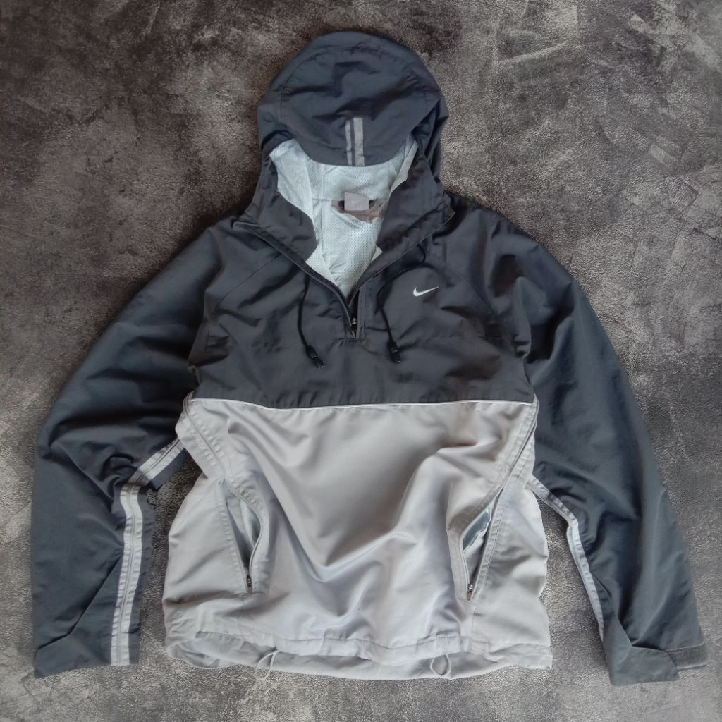 Jacket Nike sport Twotone colour Original, Jacket Nike Halfzip simple logo istimewa Original, jacket