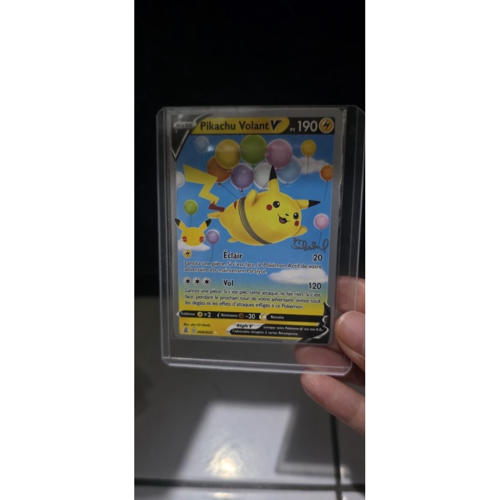 flying pikachu V non holo