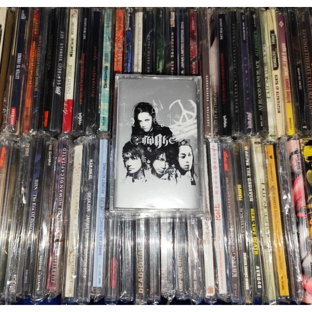 Kaset L'Arc En Ciel - Awake Hits Single Lost Heaven