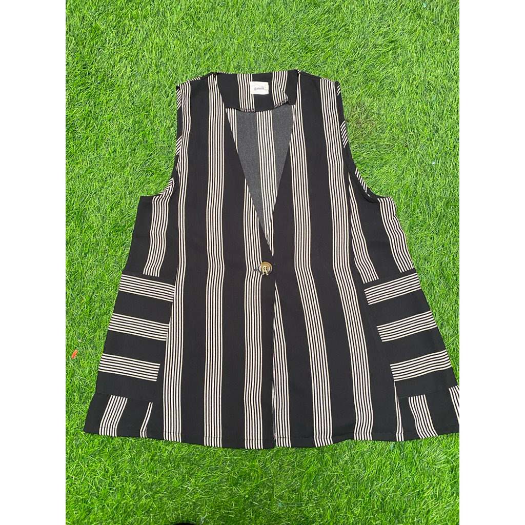 Preloved Vest Gaudi
