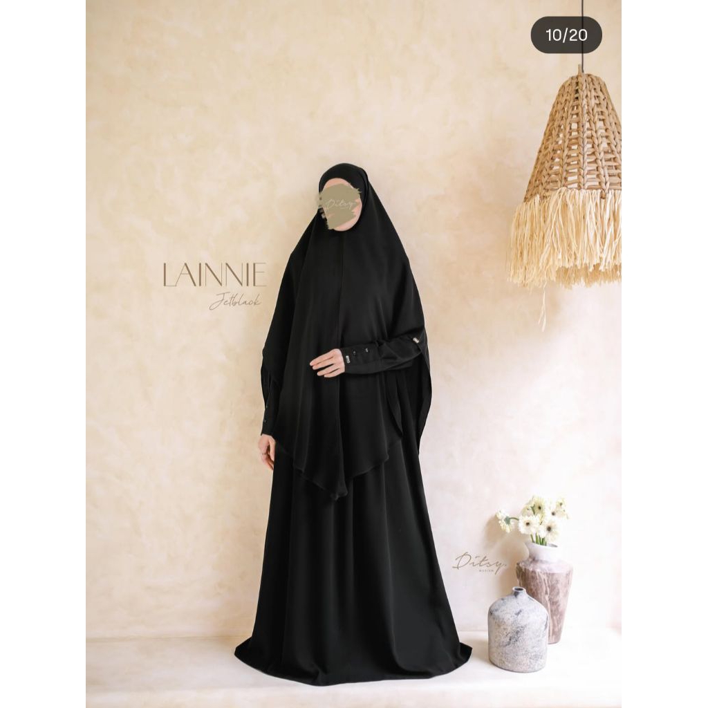 DITSY MOSLEM MEI 2026 LAINNIE SERIES JETBLACK