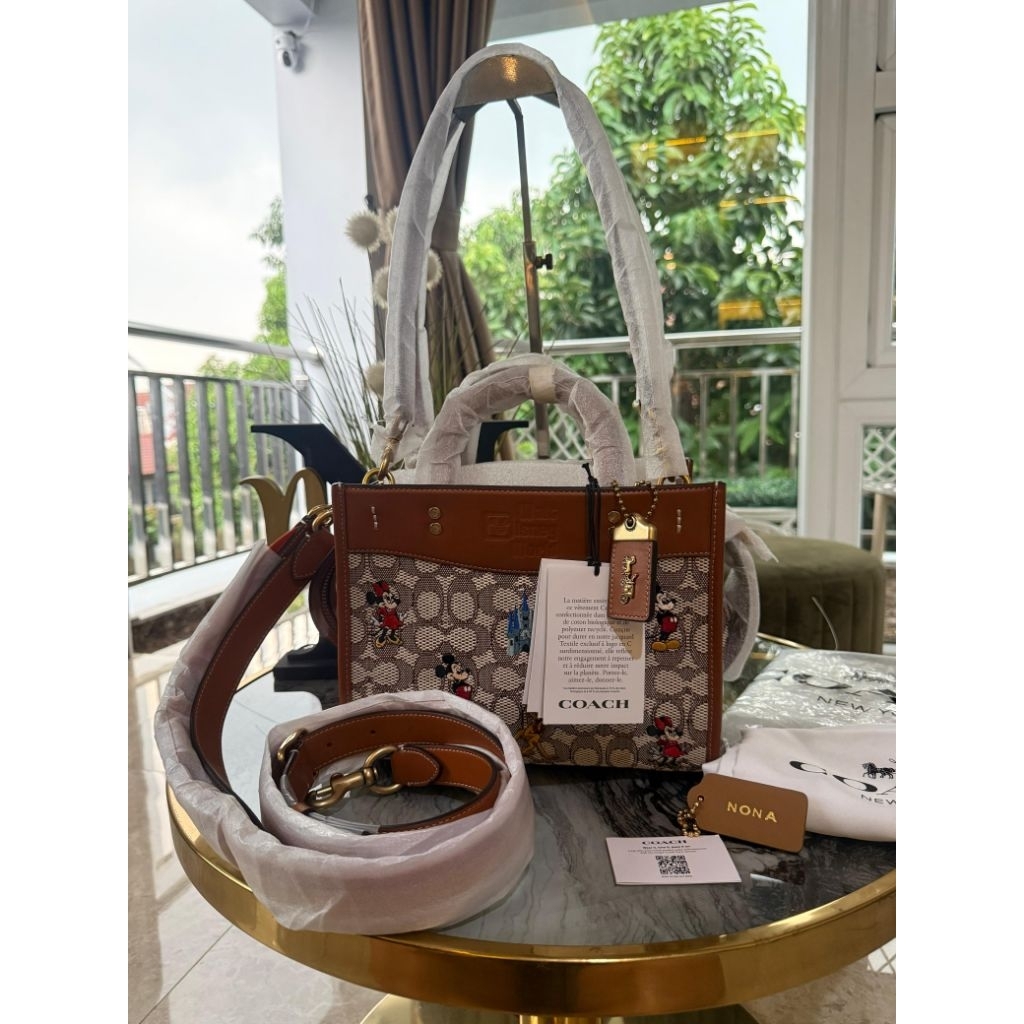 NWT Coc Rogue 25 Disney Shoulder Bag