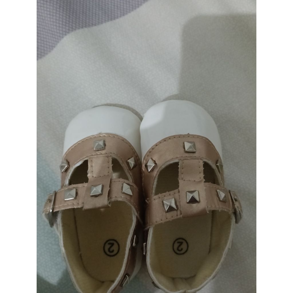 Preloved Sepatu Bayi umur 3 bulan