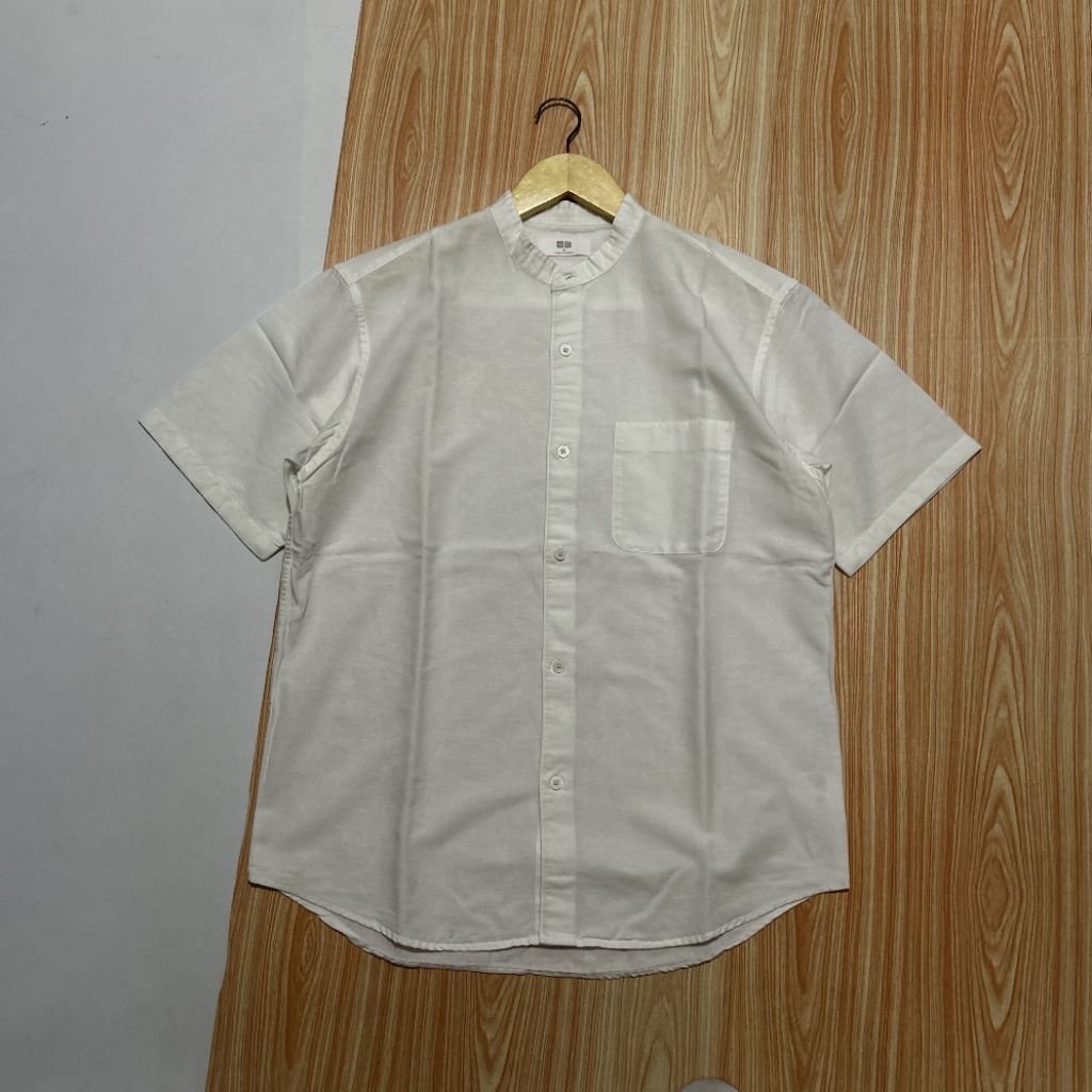 Kemeja Sanghai Linen Uniqlo Putih Lengan Pendek