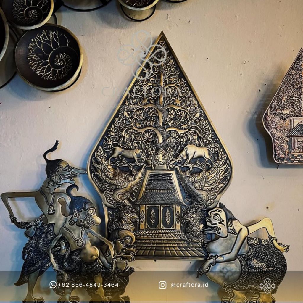 gunungan wayang tembaga & Kuningan set punokawan