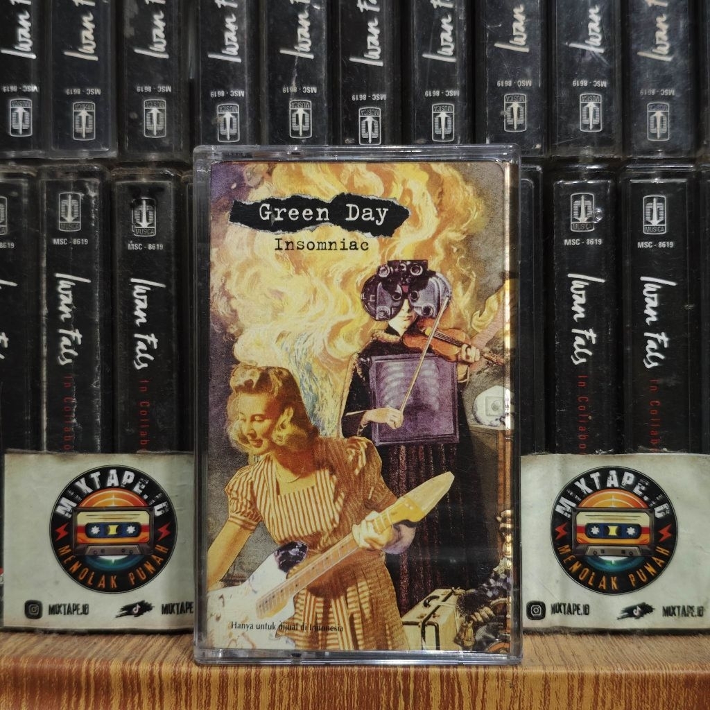 Kaset - Green Day - Insomniac - Radio Tape - Kaset Pita - Radio - Pemutar Kaset - Retro - Classic - 