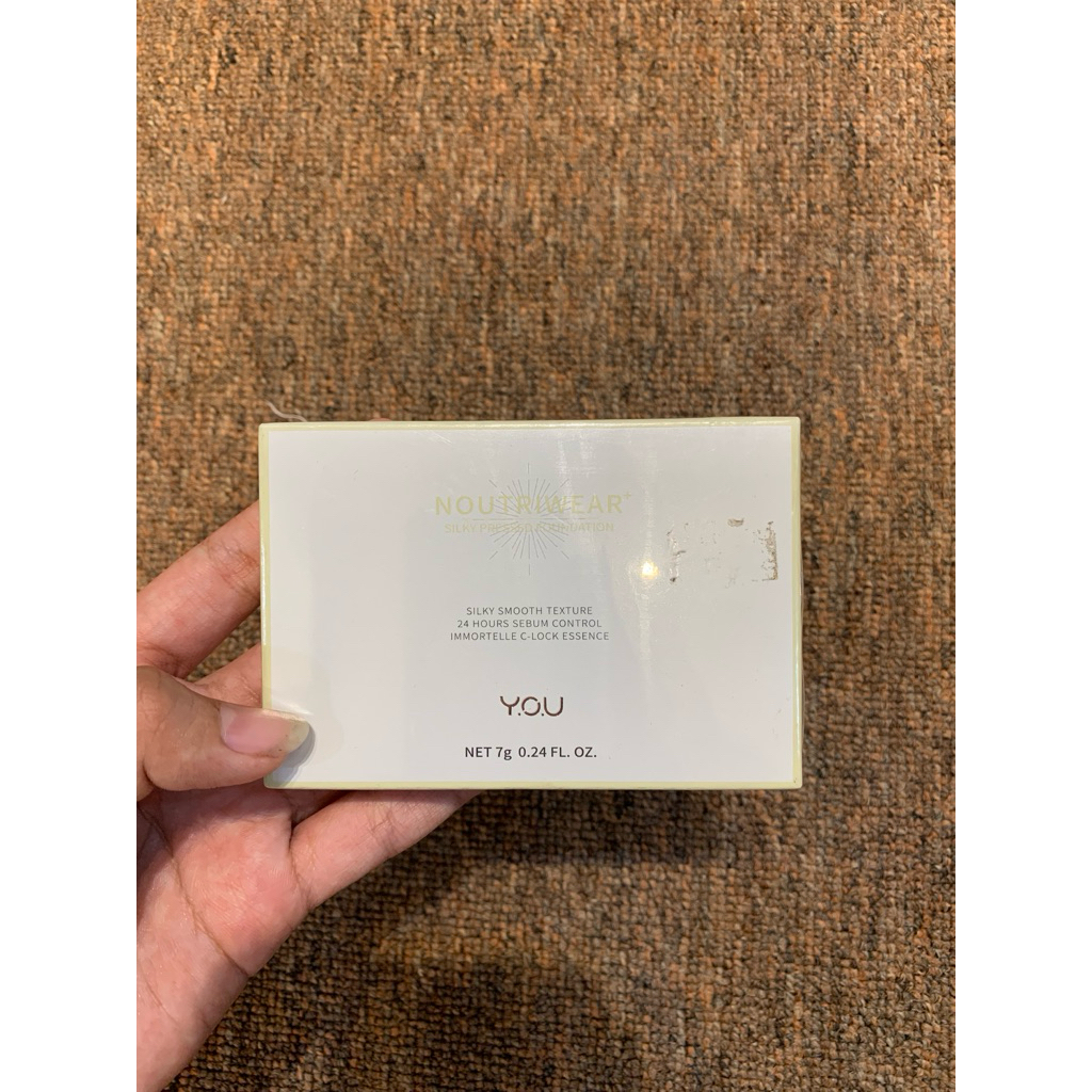 Y.O.U SILKY PRESSED FOUNDATION