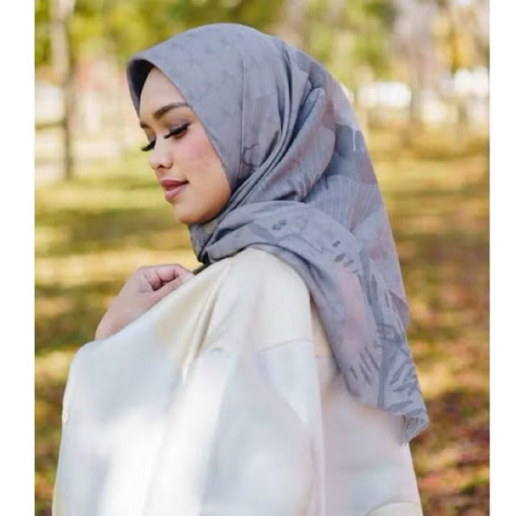 Buttonscarves Ginkgo Series Mackerel New With Box Ready Stock