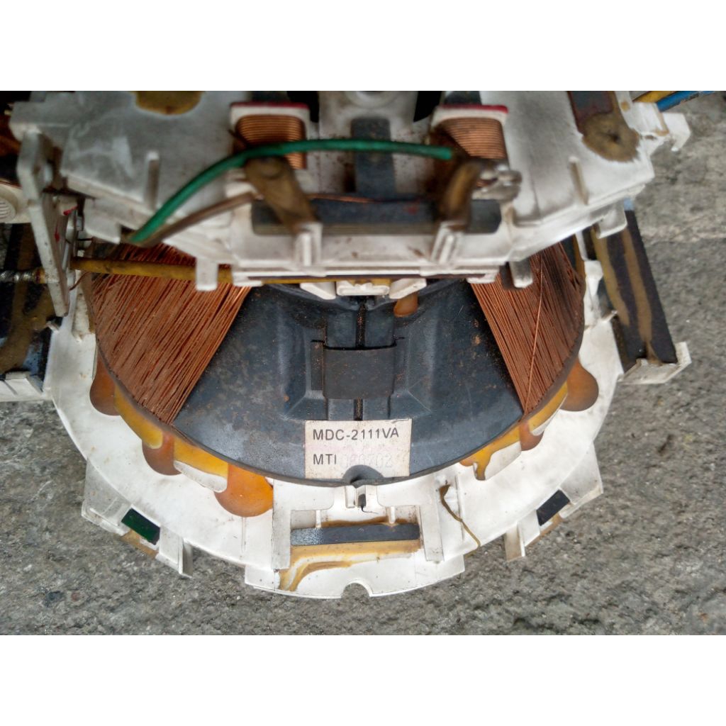 Yoke, konde TV tabung slim 21inc merk Samsung,ew, normal.
