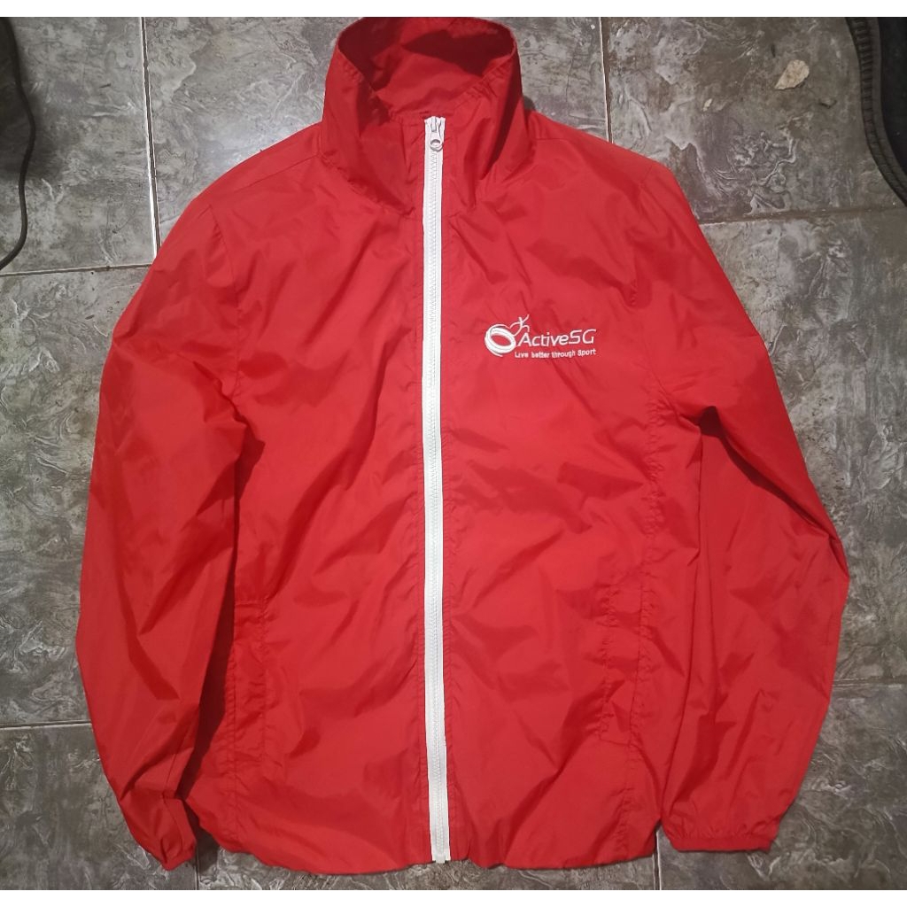 jaket Tracktrop merah olahraga second