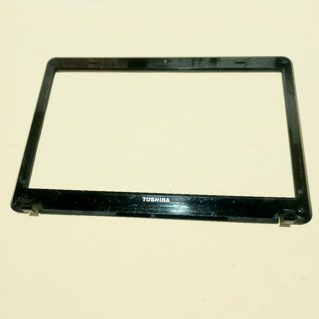 FRAME LAYAR LAPTOP TOSHIBA SATELLIT L735