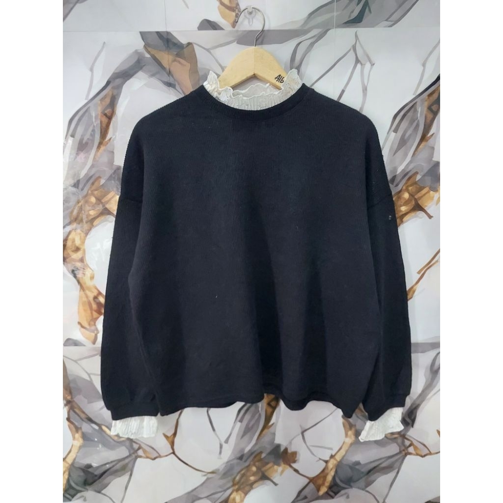 ABLE & CO
SWEATSHIRT RAJUT MIX BRUKAT LENGAN BALON