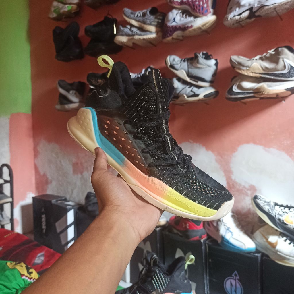 sepatu basket second anta sz 42
