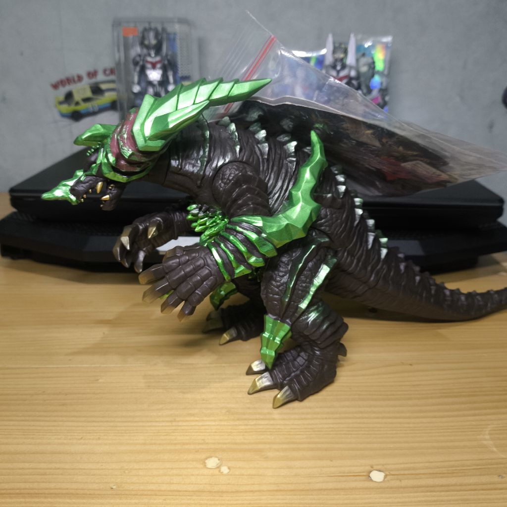 Ultra Monster Series Dx Earth Gomora Tagged - Sofubi kaiju Earth Gomora ultra Monster frontier