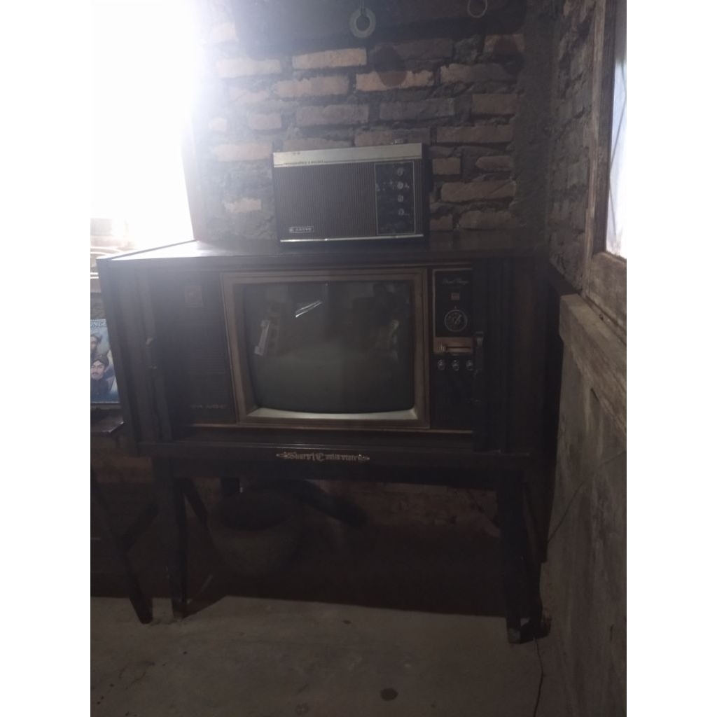 TV Kuno Jadul Vintage Untuk Pajangan Interior