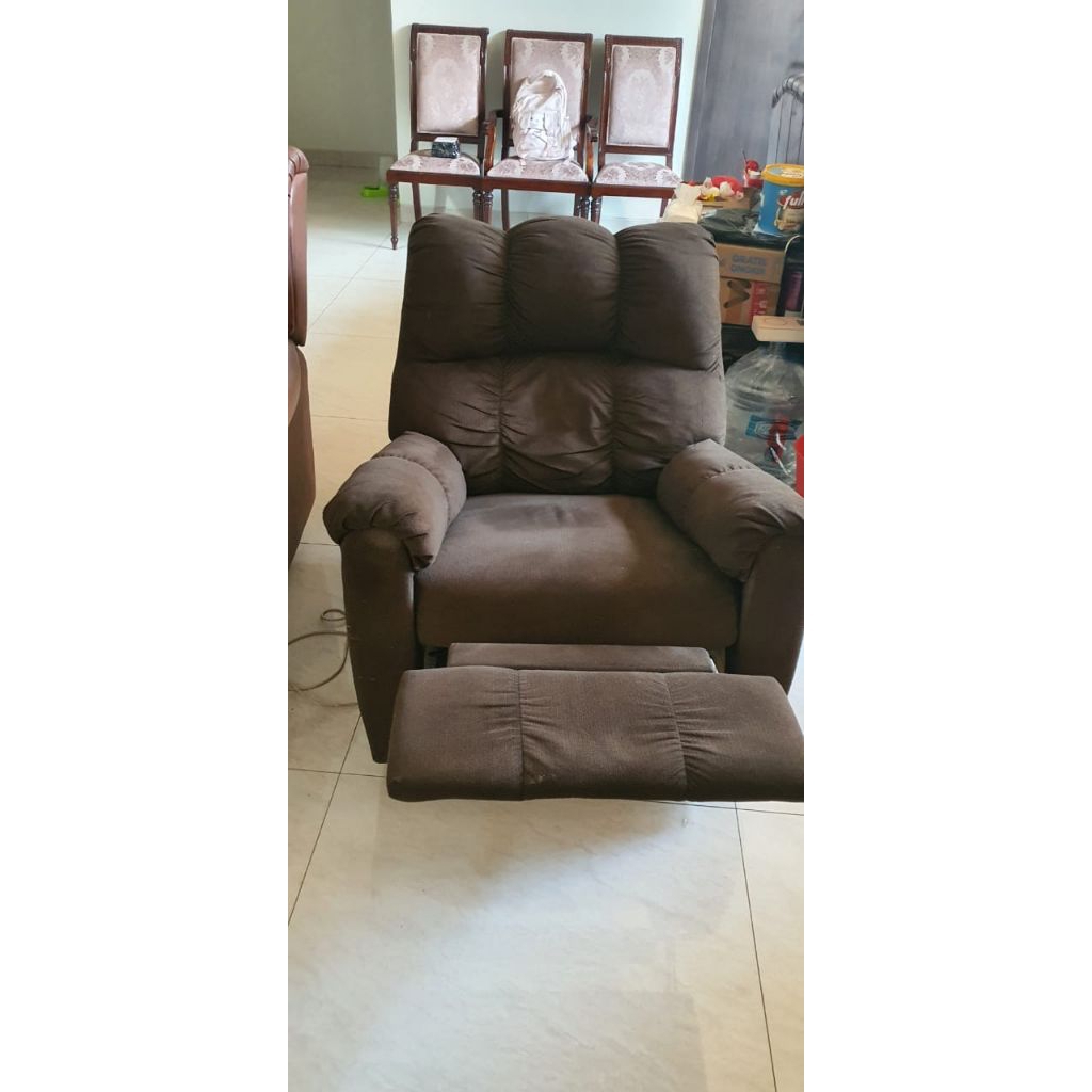 Preloved Sofa Recliner
