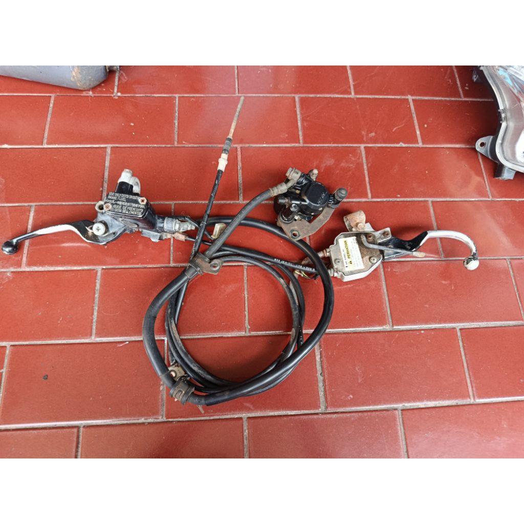 CAKRAM REM MASTER KALIPER COMBI BRAKE VARIO 125 VARIO 150 LED ORIGINAL