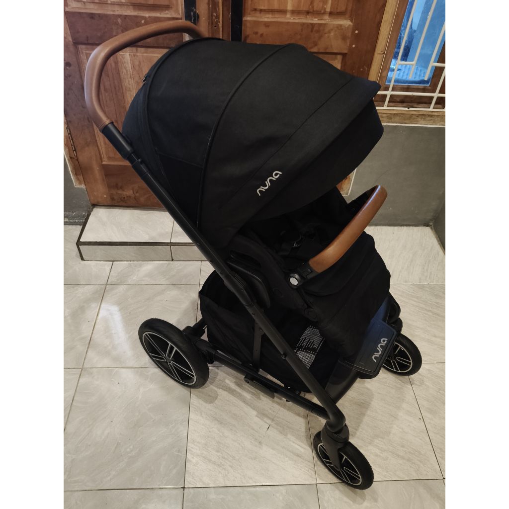 Stroller Nuna Mixx next caviar - Preloved