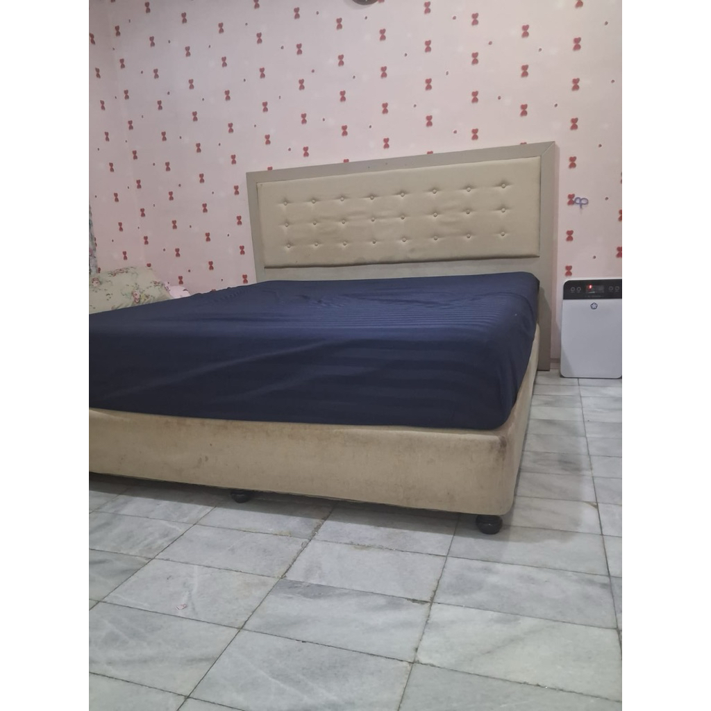 Tempat tidur DIPAN ONLY by informa (preloved)