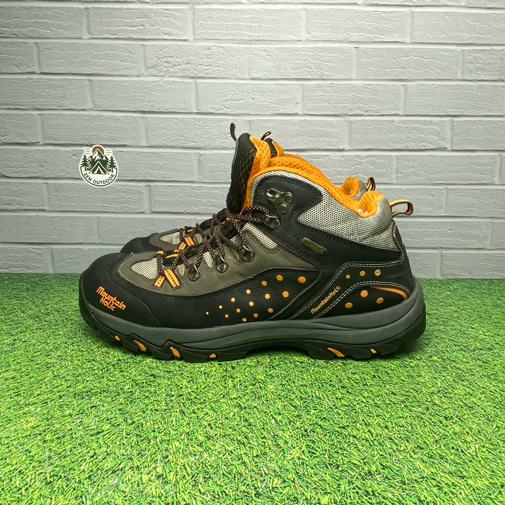Sepatu gunung hiking outdoor Size 50