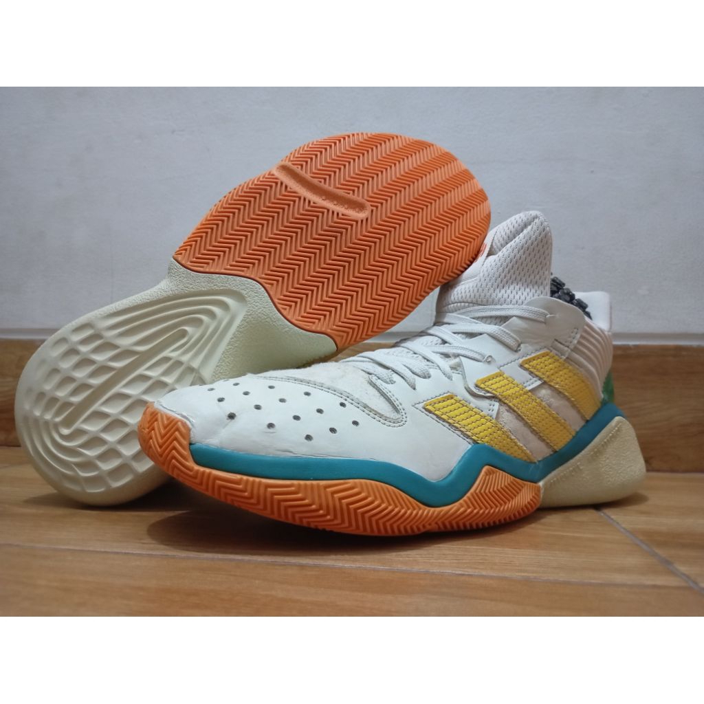 sepatu basket Adidas Harden Stepback