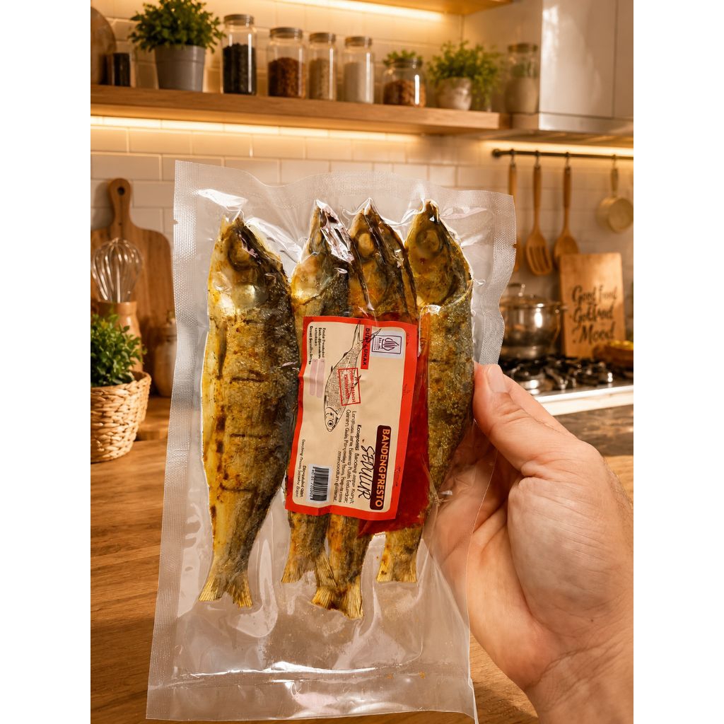 Bandeng Presto isi 4 + Sambal, Vacuum Frozen, Ikan Bandeng Tanpa Duri, Lauk Praktis Siap Goreng