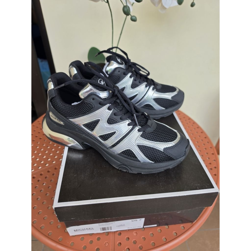 Sepatu Pria Second Original Michael Kors Kit Trainer Extreme Honeycomb Mesh Size 40-42 Istimewa Siap