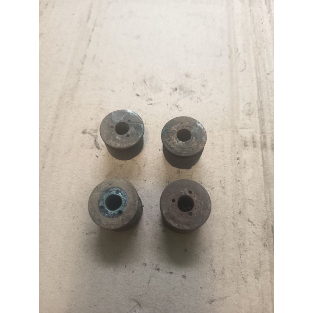 Karet dumper knalpot yamaha scorpio bagian tengah/bawah