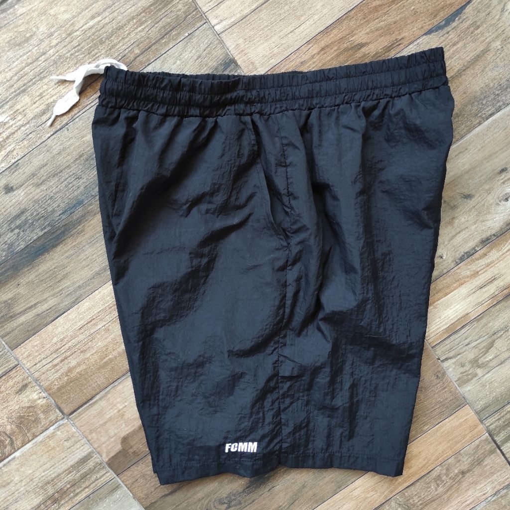 CELANA PENDEK NILON FCMM PRELOVED