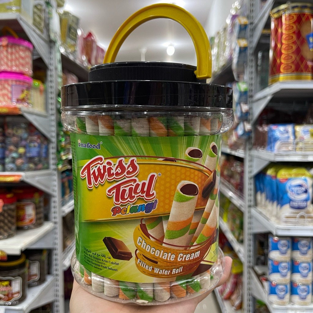 INAFOOD TWIST TUUL PELANGI chocolate cream / wafer roll biskuit wafer biscuits snack kue