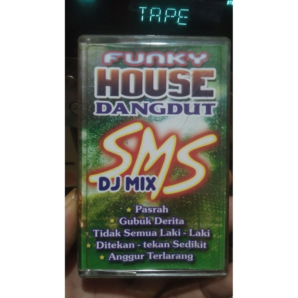 kaset pita funky house dangdut sms