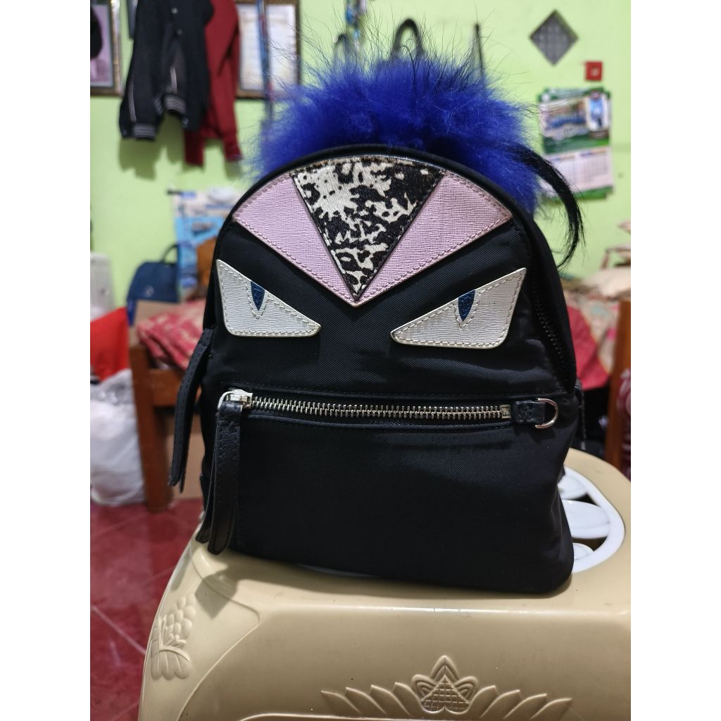 Tas Ransel Wanita Small Nilon Kombinasi Kulit Asli Warna Hitam Kondisi Second Terawat